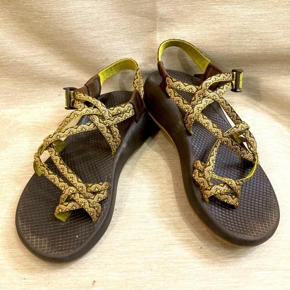 CHACO Sz 8 Kaleidoscope Double Strap Vibram Sole Wrap Toe Pull  Closure Sandals - Picture 1 of 10
